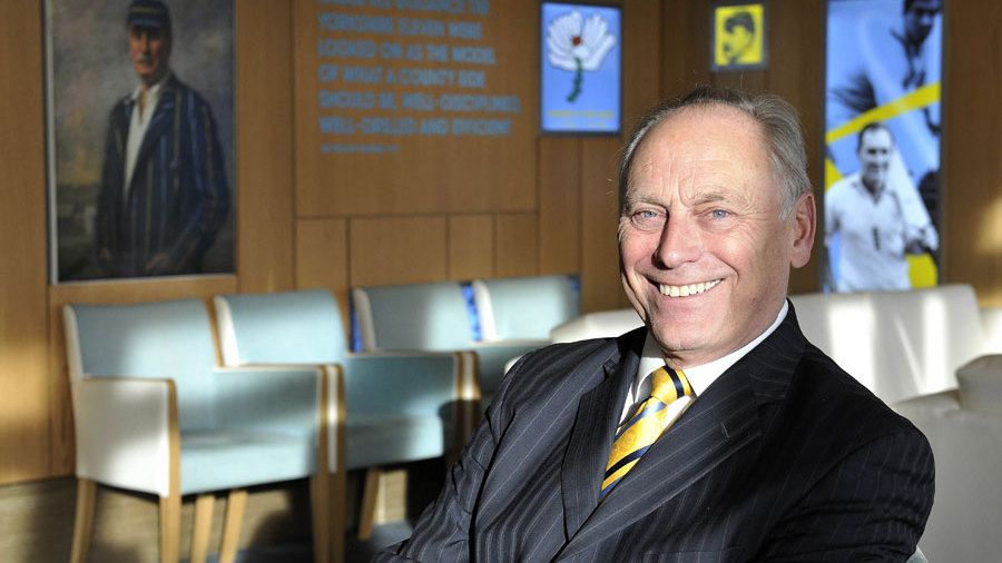 Colin Graves returns to Yorkshire board ahead of reappointment as chair