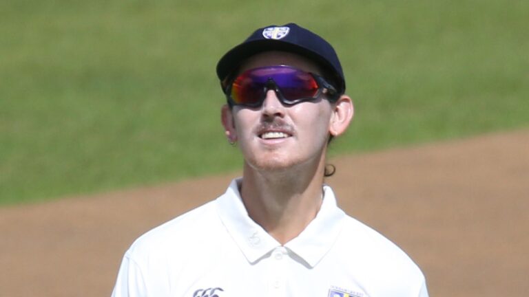Nic Maddinson bat controversy could hit Durham after quicks put Derbyshire in control