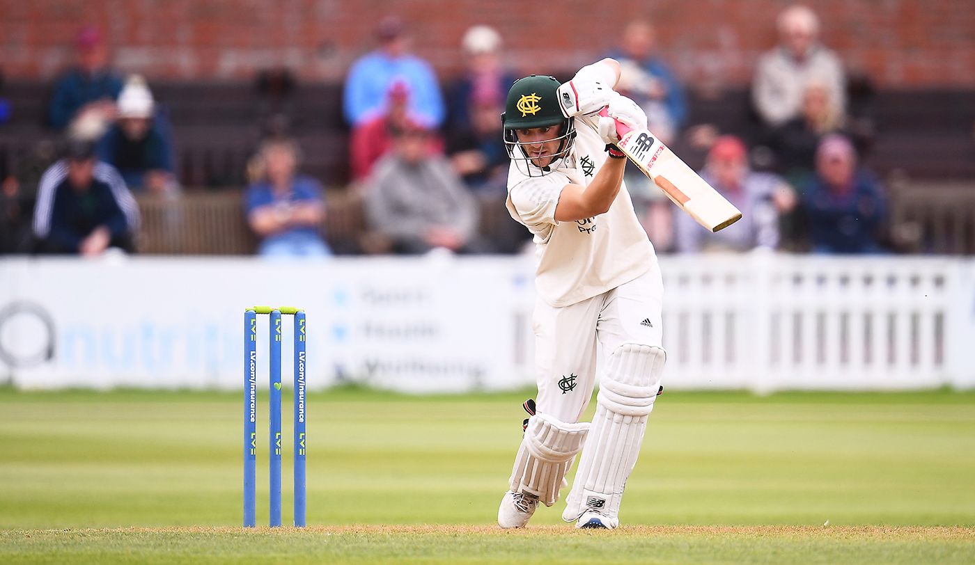Nottinghamshire put foot firmly on Leicestershire's throat