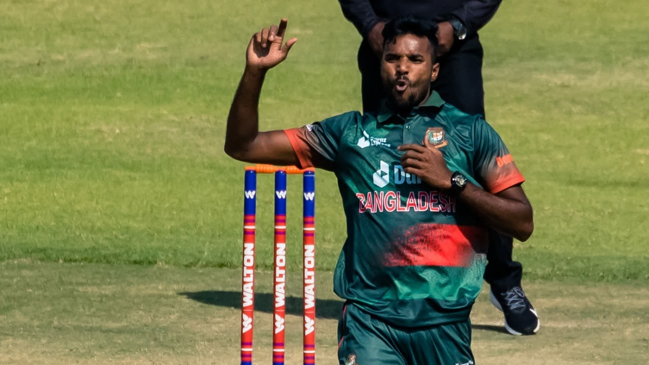 Sri Lanka bowl; Asitha Fernando and Ebadot Hossain make T20I debuts
