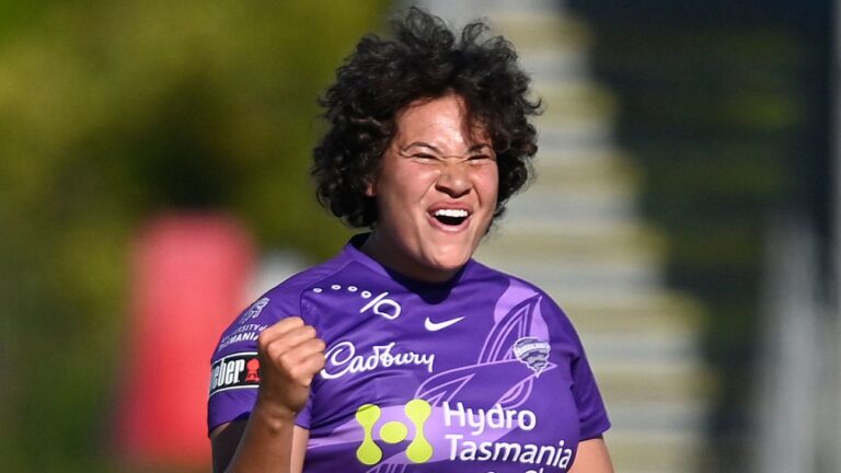 How footy helped return Vakarewa to WBBL