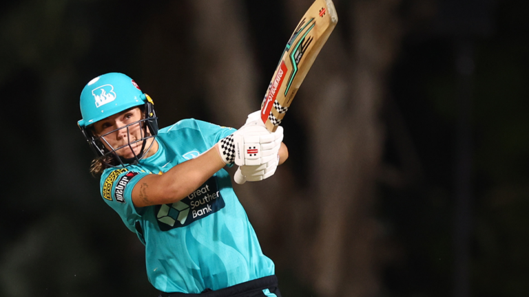 Kerr and Knott secure Heat victory as thunderstorm strikes