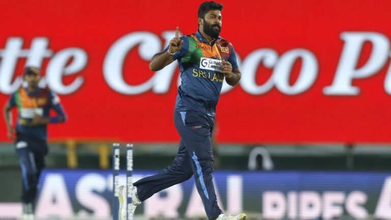 Sri Lanka bat in must-win game, Lahiru Kumara and Binura Fernando in