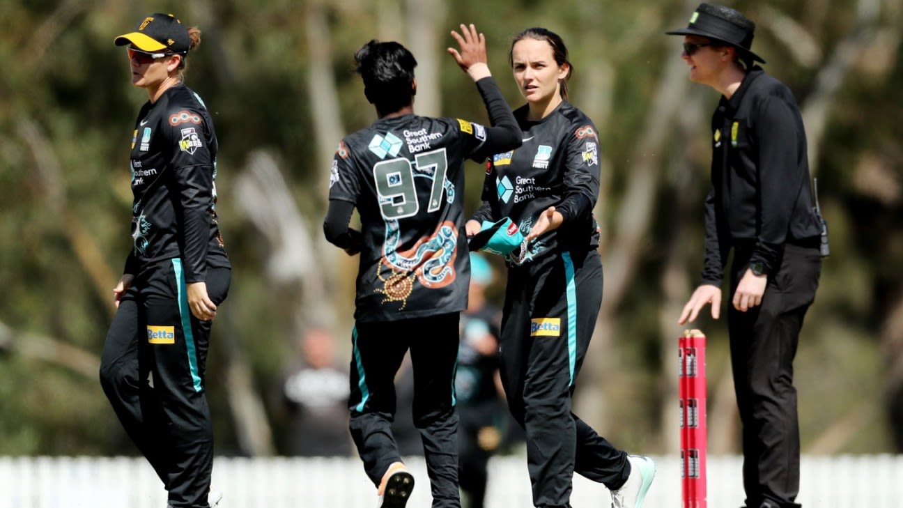 Nicola Hancock, Amelia Kerr strangle Scorchers, as Heat become table toppers