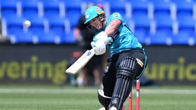 WBBL round-up: Laura Harris’ 18-ball fifty powers Heat to victory