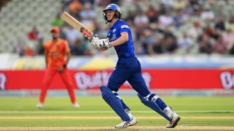 Zak Crawley signs with Hobart Hurricanes