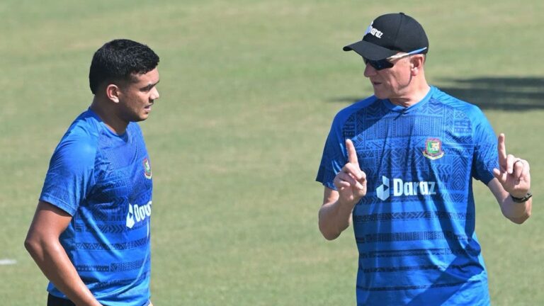 Bangladesh opt to field; both teams make two changes each