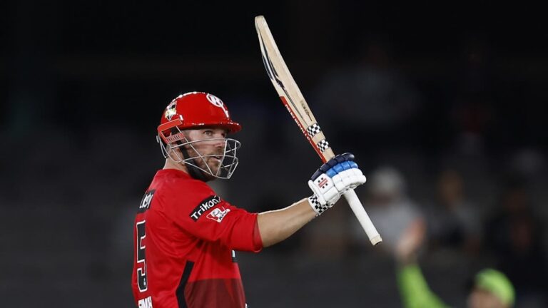 Finch’s 43-ball 70 guides Renegades to thrilling win