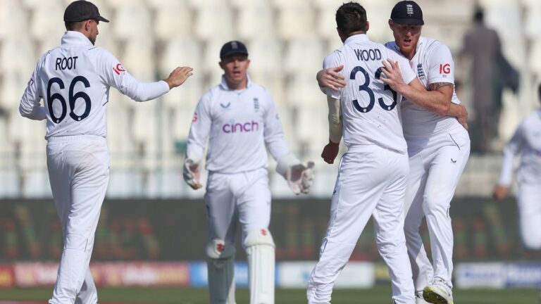 Mark Wood blasts the openings as Saud Shakeel, Mohammad Nawaz battle for Pakistan