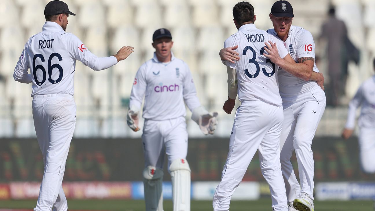Mark Wood blasts the openings as Saud Shakeel, Mohammad Nawaz battle for Pakistan