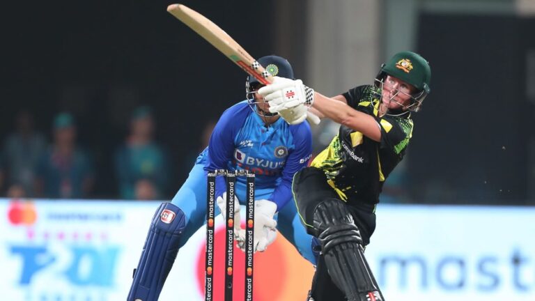 Mooney’s 89* reduces tough-looking chase to a canter