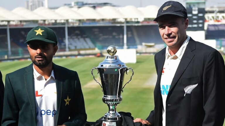 Pakistan opt to bat, drop Rizwan for Sarfaraz and bring Hamza in