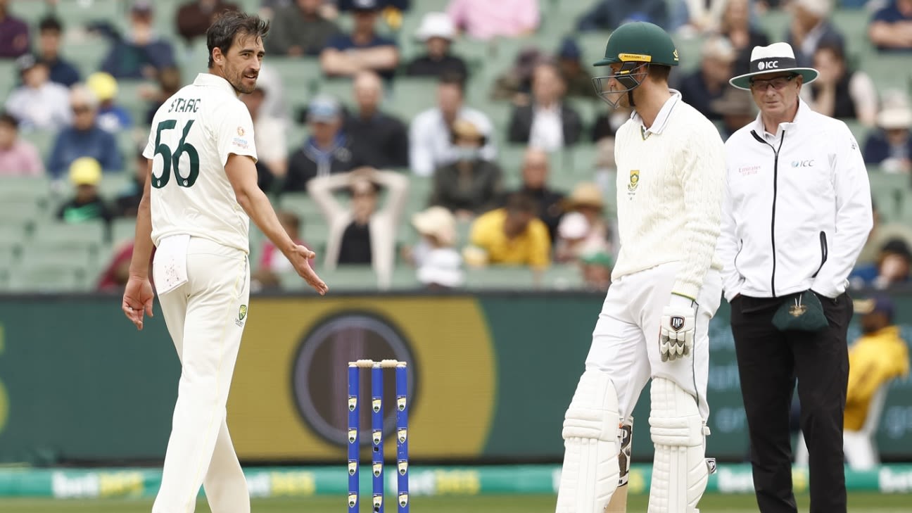 Starc on de Bruyn's backing up: 'Absolutely taking the mickey'