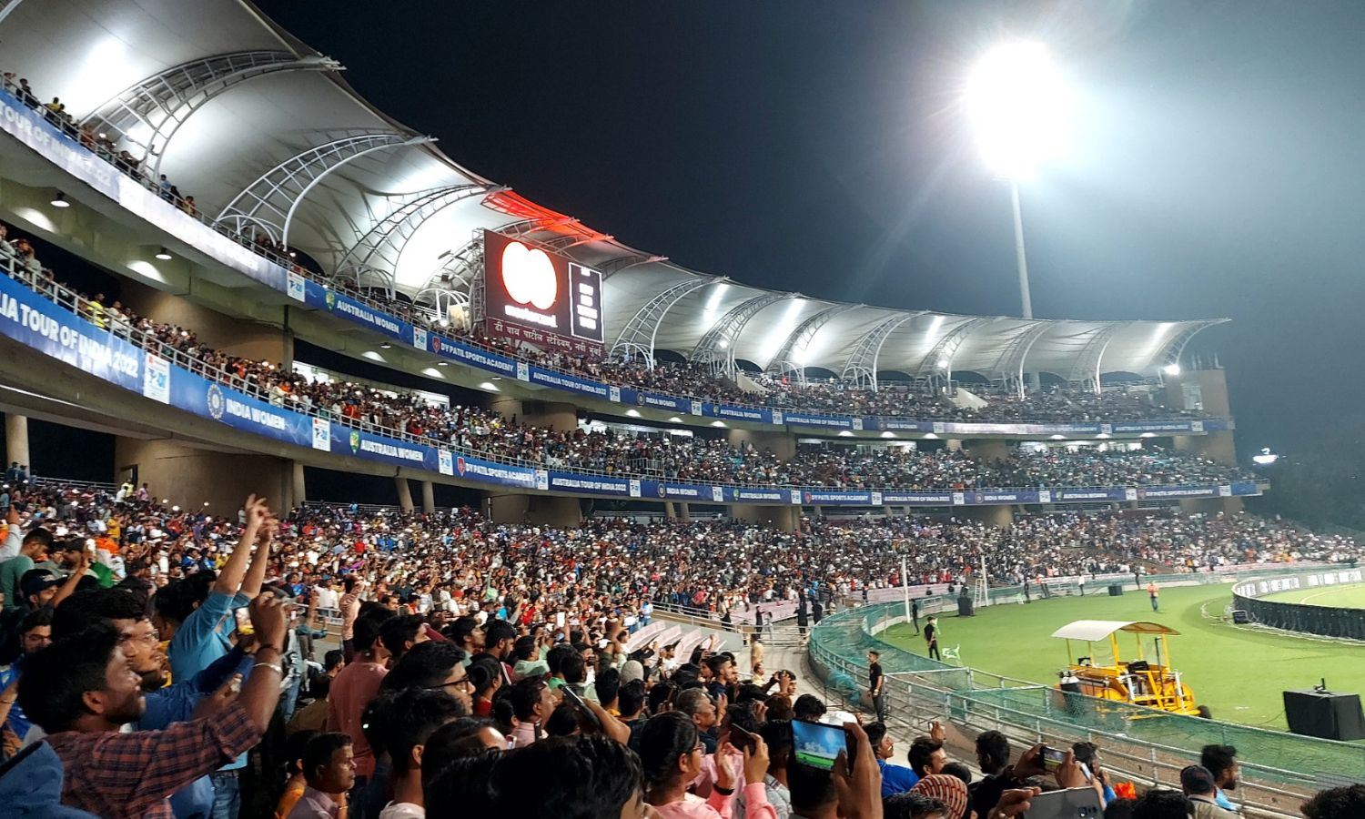 "Takes a while to get used to noisy crowds in India": Ashleigh Gardner