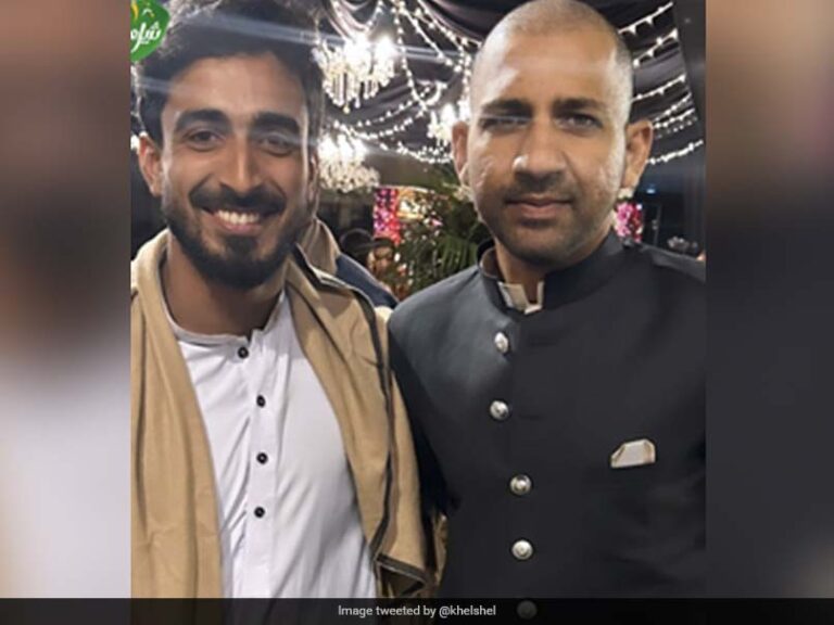 Ex Pakistan Captain Sarfaraz Ahmed Sings at Shan Masood’s Wedding. Internet Amazed –  Watch | Cricket News