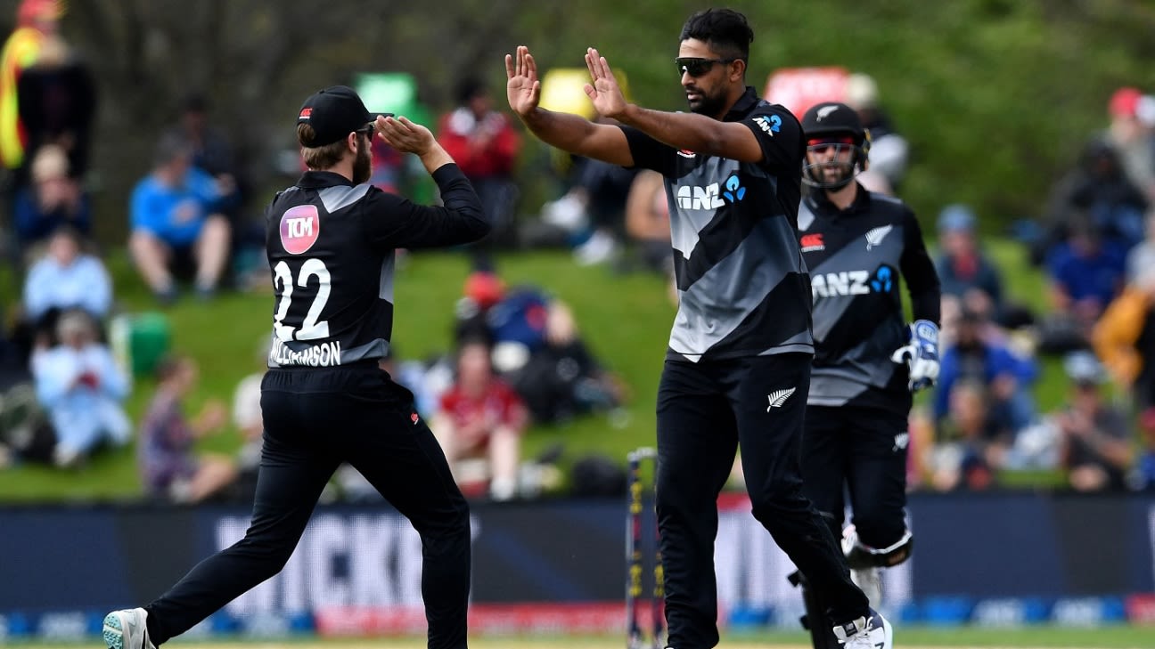 New Zealand bring in Sodhi for Shipley and bat in quest to level series