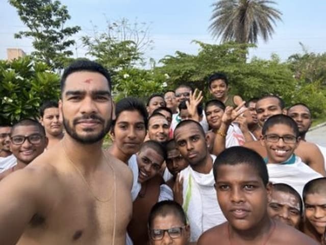 Venkatesh Iyer Plays Cricket In Temple Complex In Kanchipuram. Internet Amazed
