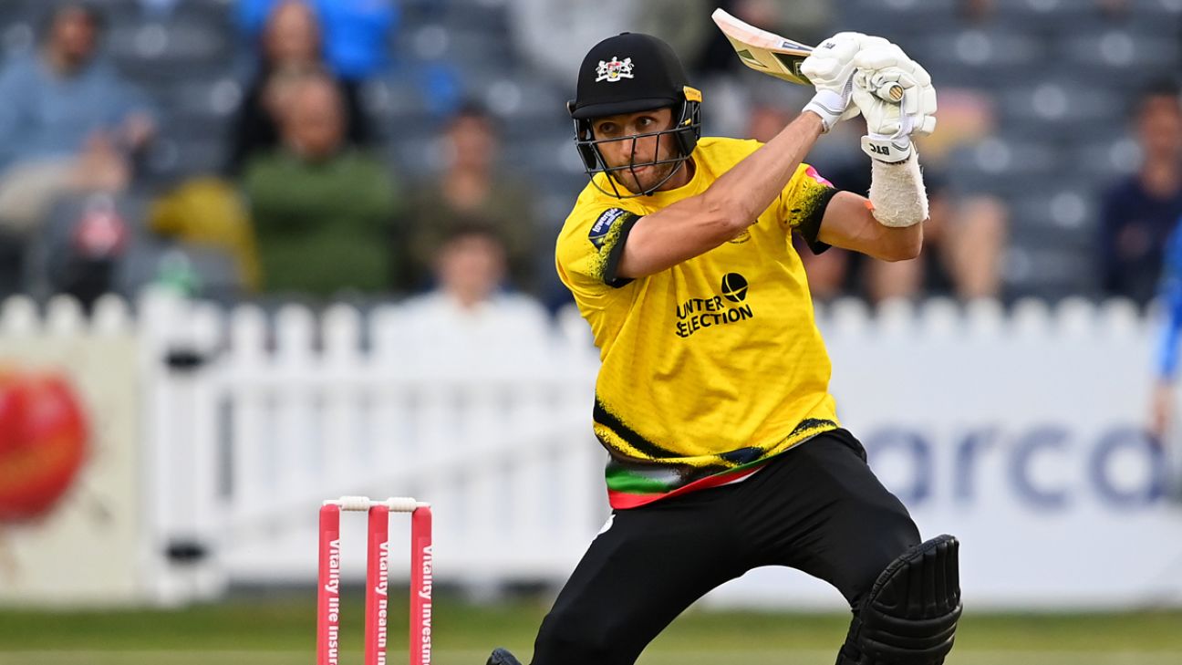 Jack Taylor, Ollie Price drive Gloucestershire to crushing win
