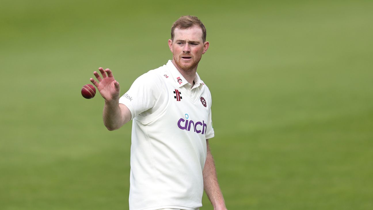Tom Taylor signs for Worcestershire on four-year deal