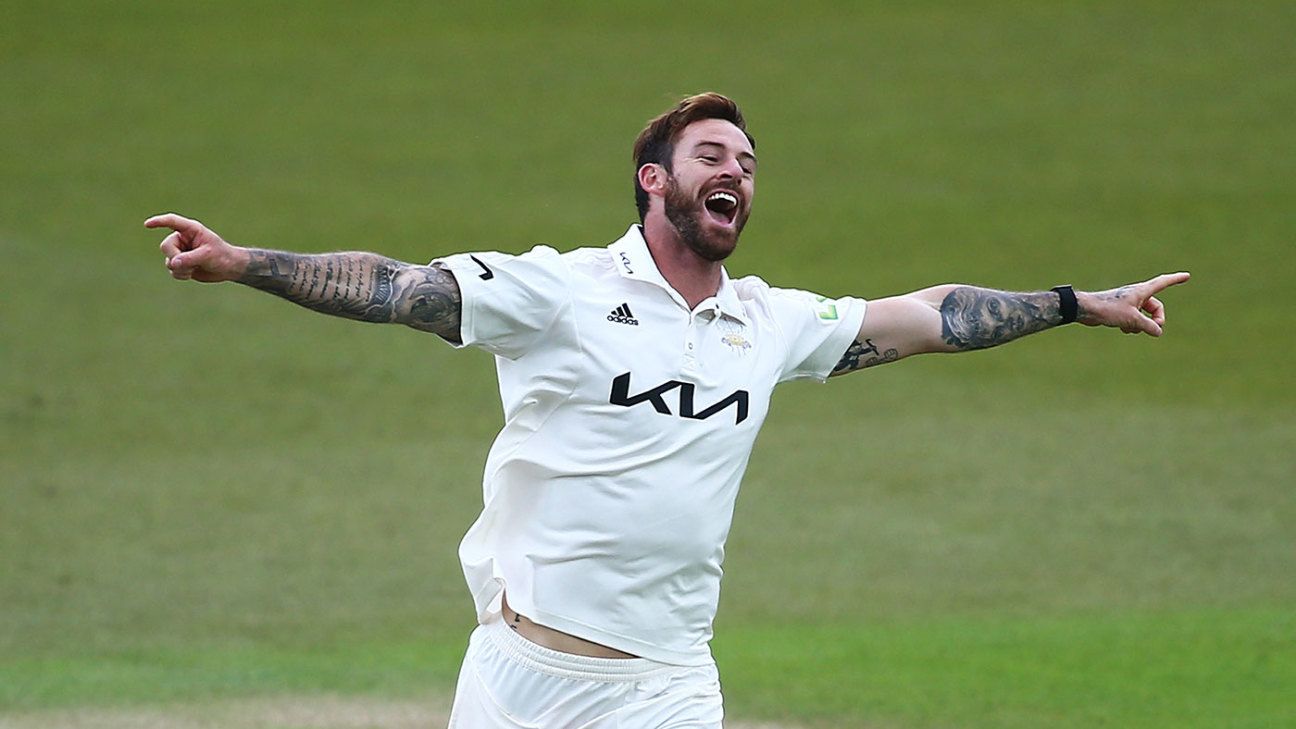 Burns steady after Surrey bundle Hampshire out cheaply
