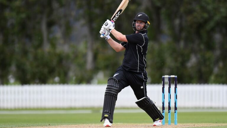 Colin Munro formally retires from international cricket
