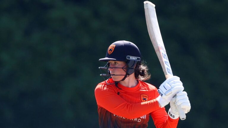 Elwiss, Kemp provide fireworks as Vipers outgun Sunrisers