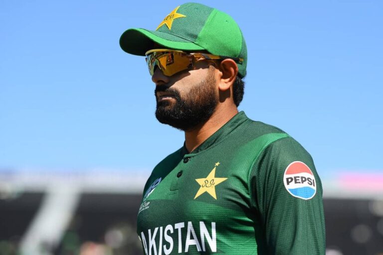 Babar Azam and Six Pakistan Players Head to London for Vacation After T20 World Cup Exit • ProBatsman