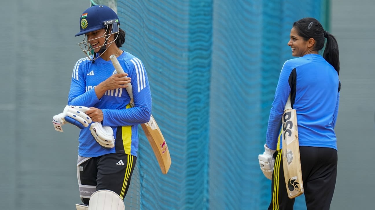 India opt to bat on red-soil pitch; SA hand a Test debut to Annerie Dercksen