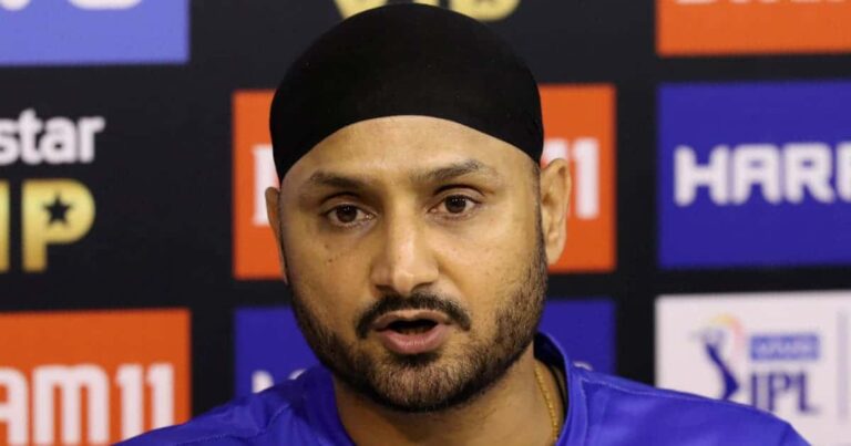 ‘Laanat Hai’ – Harbhajan Singh Slams Kamran Akmal for Racist Comments Against Arshdeep During IND vs PAK Match • ProBatsman