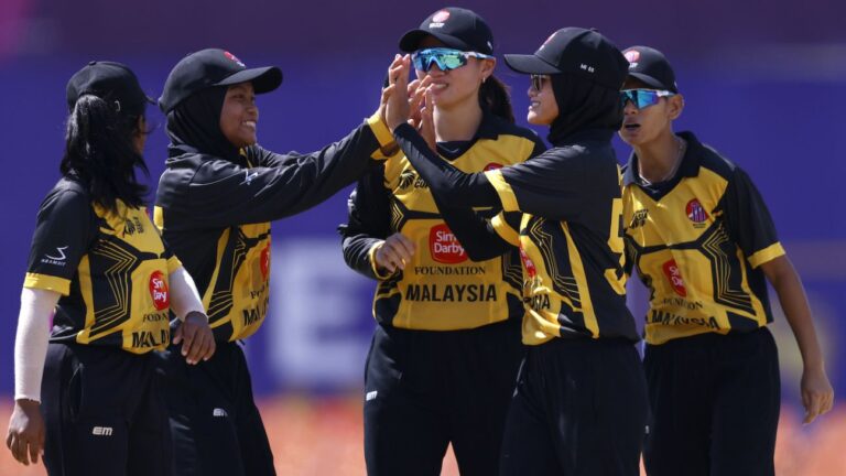Bangladesh opt to bat in quest for semi-final spot