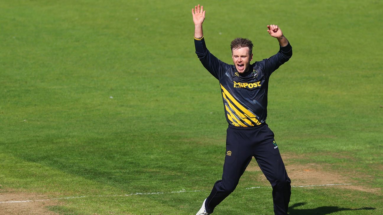 Crane makes Glamorgan loan move permanent with three-year deal