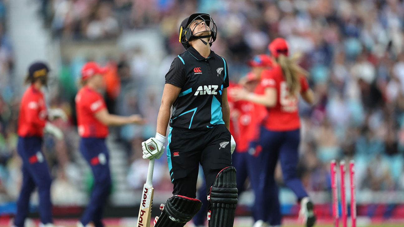 New Zealand collapse again as Sarah Glenn leads England to 4-0 lead