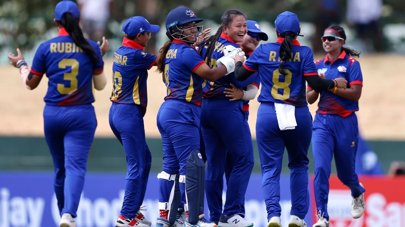 Pakistan field in must-win game against confident Nepal