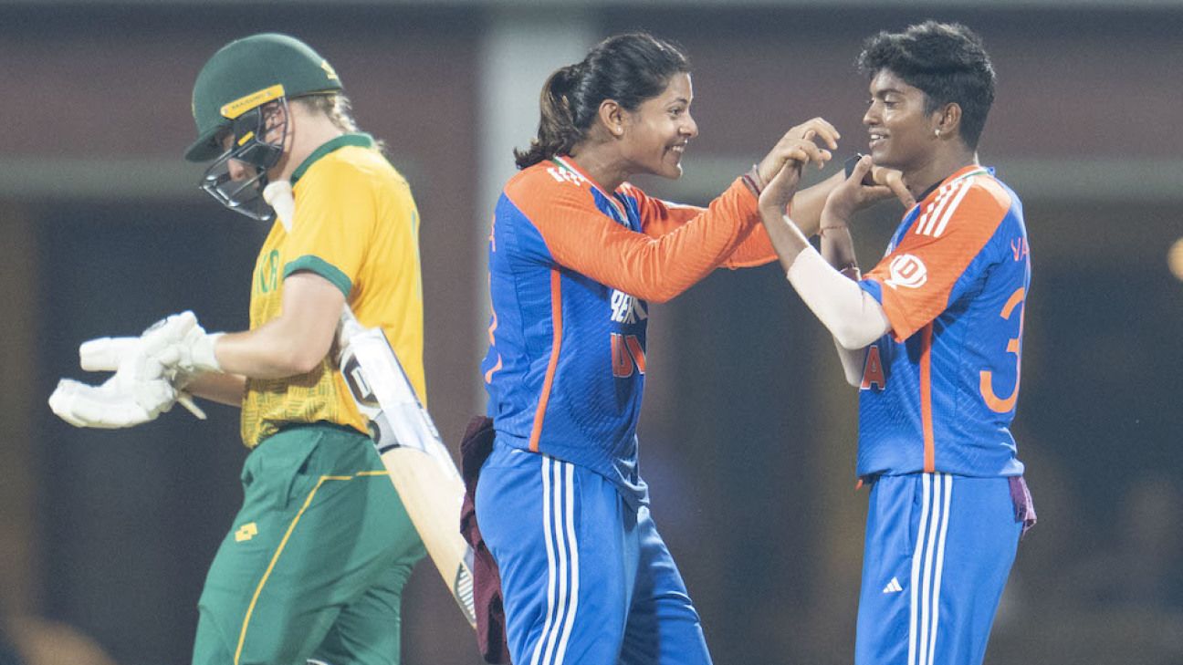 Vastrakar's 4 for 13 helps India to series-levelling victory