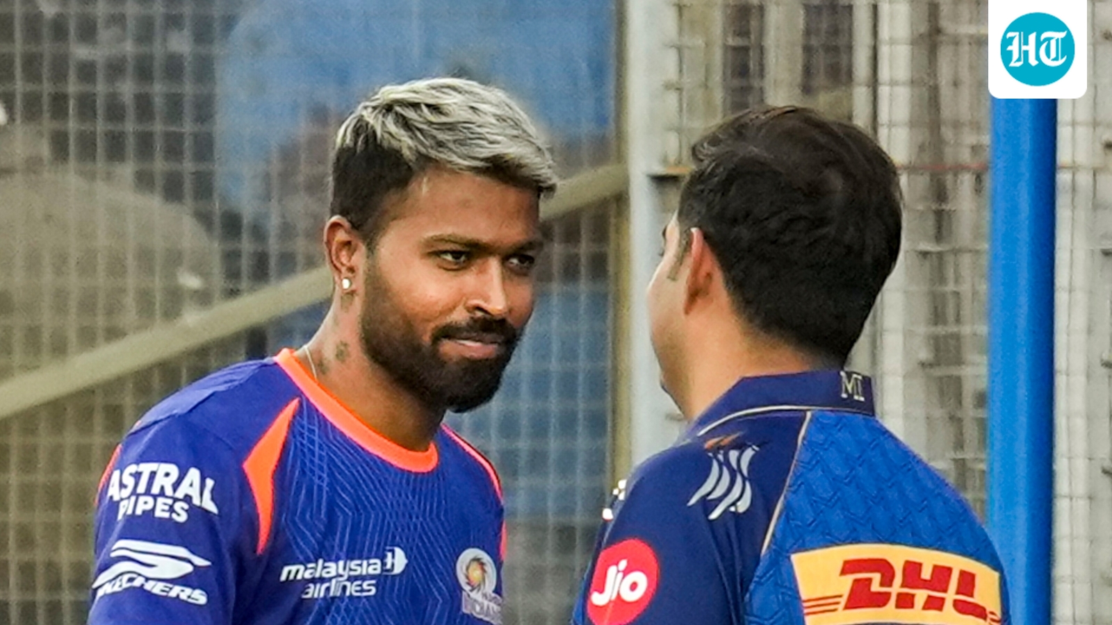 MI Leadership Change Looms As Hardik Pandya Struggles