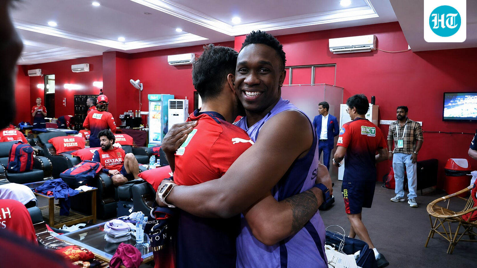 Bravo Enters RCB Room With Heartfelt Request For Kohli