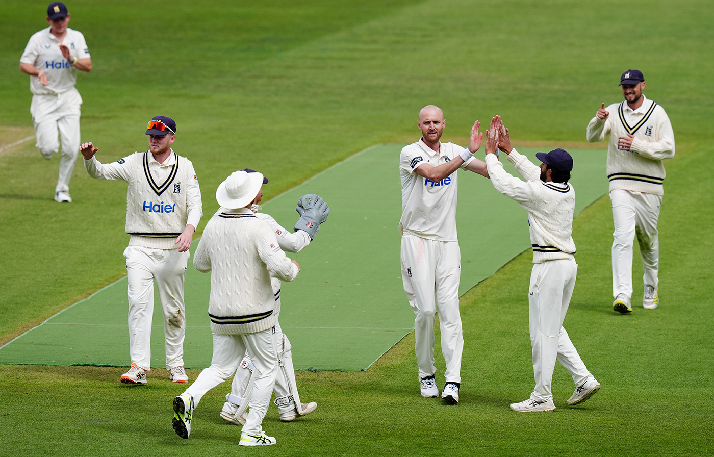 Hannon-Dalby Seals Warwickshire's Thumping Victory