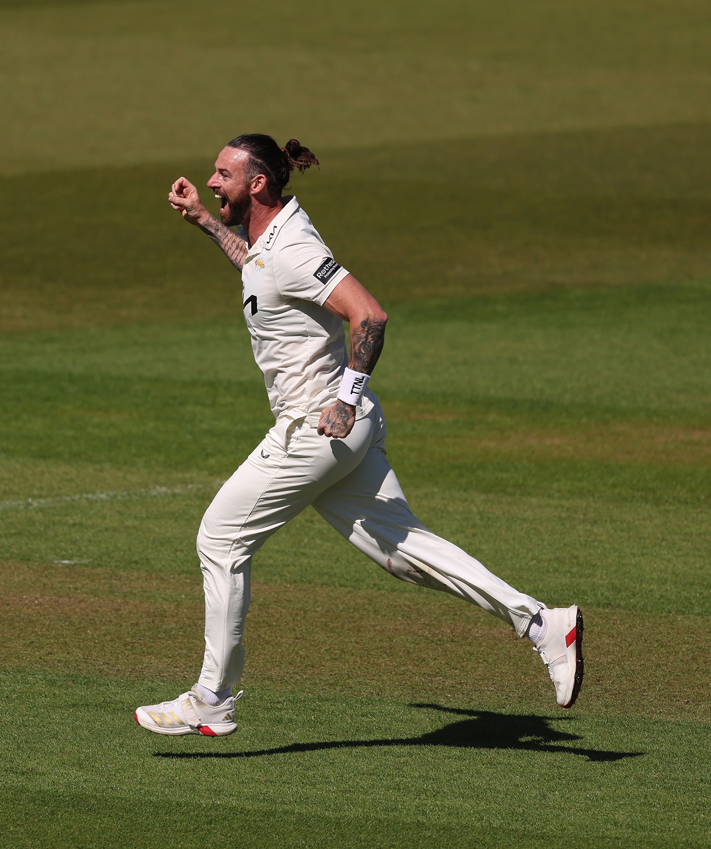 Robinson, Carson Centuries Spark Sussex Stunning Turnaround