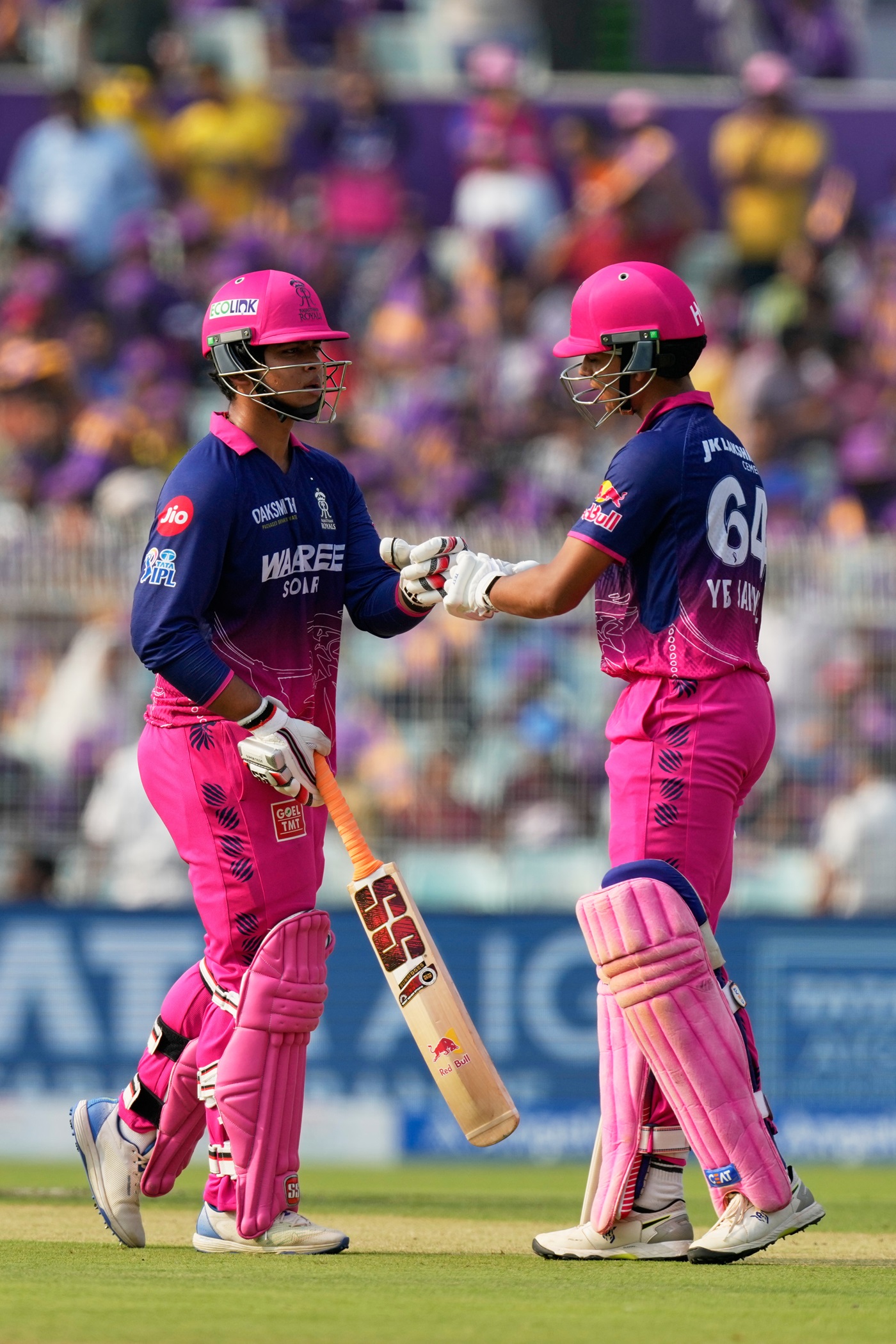 RR Bat First; Bishnoi, Starc Return For DC