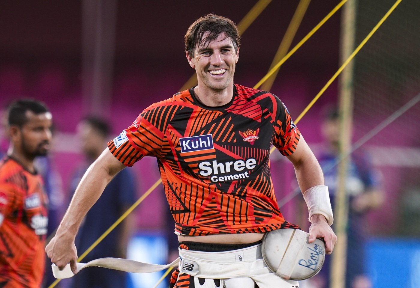 SRH Bowl Against GT To Claim Table Top Spot