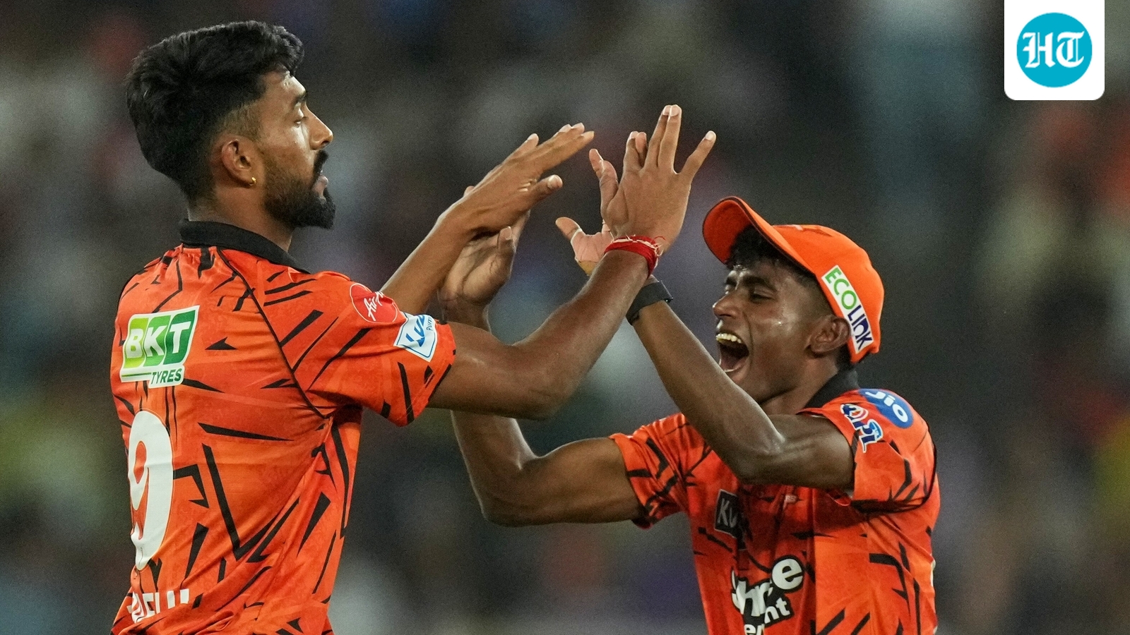 SRH Dominates GT After Early Powerplay Breakthroughs